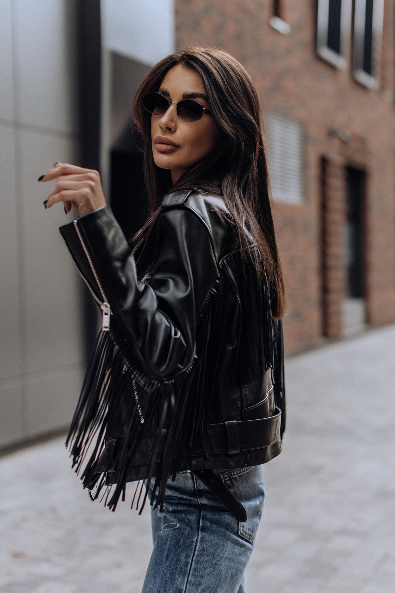 Укороченная косуха с бахромой