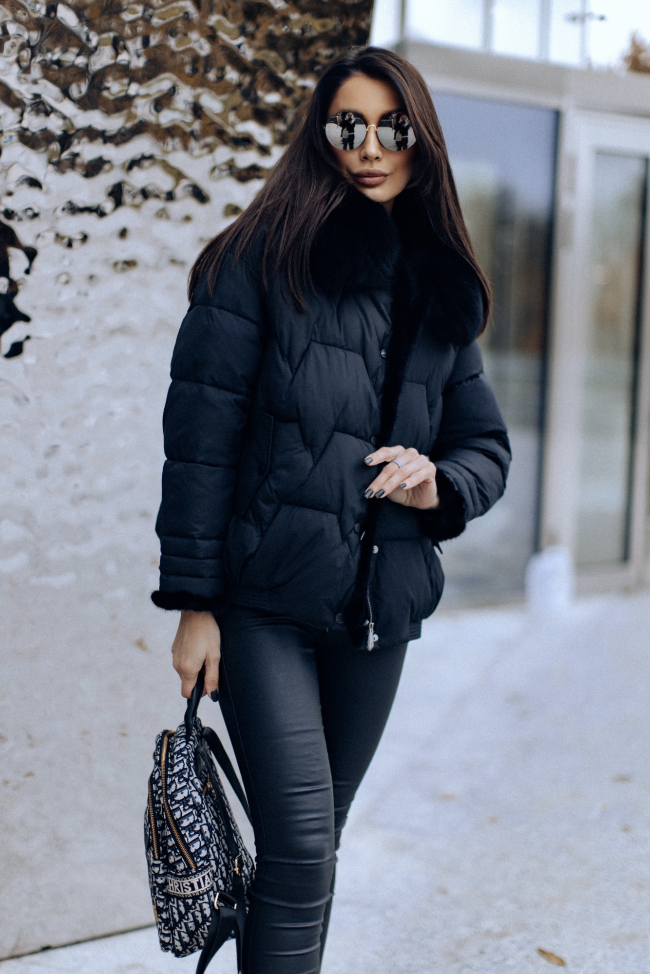 Пуховик с мехом песца