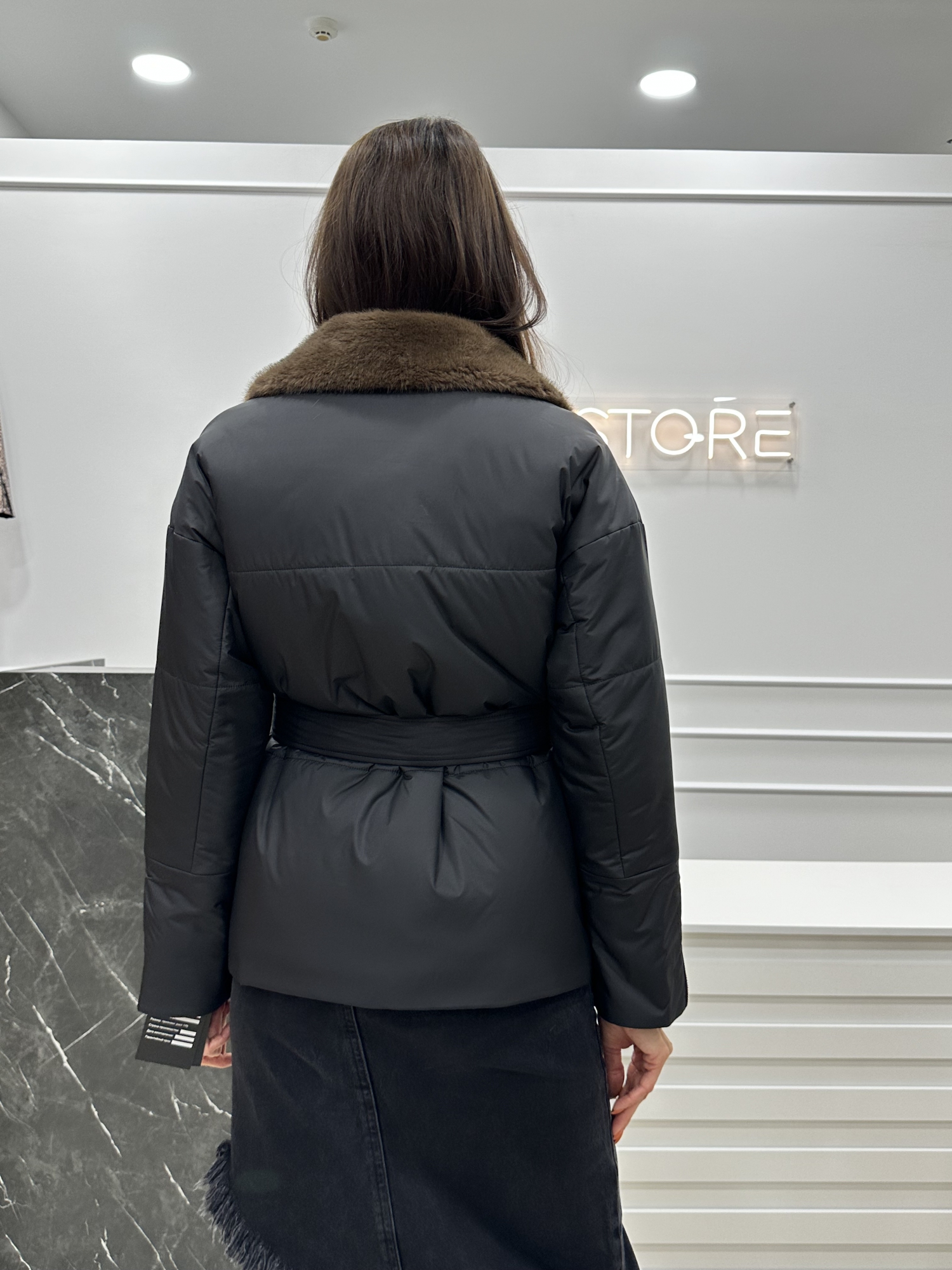 Стильная куртка с экомехом