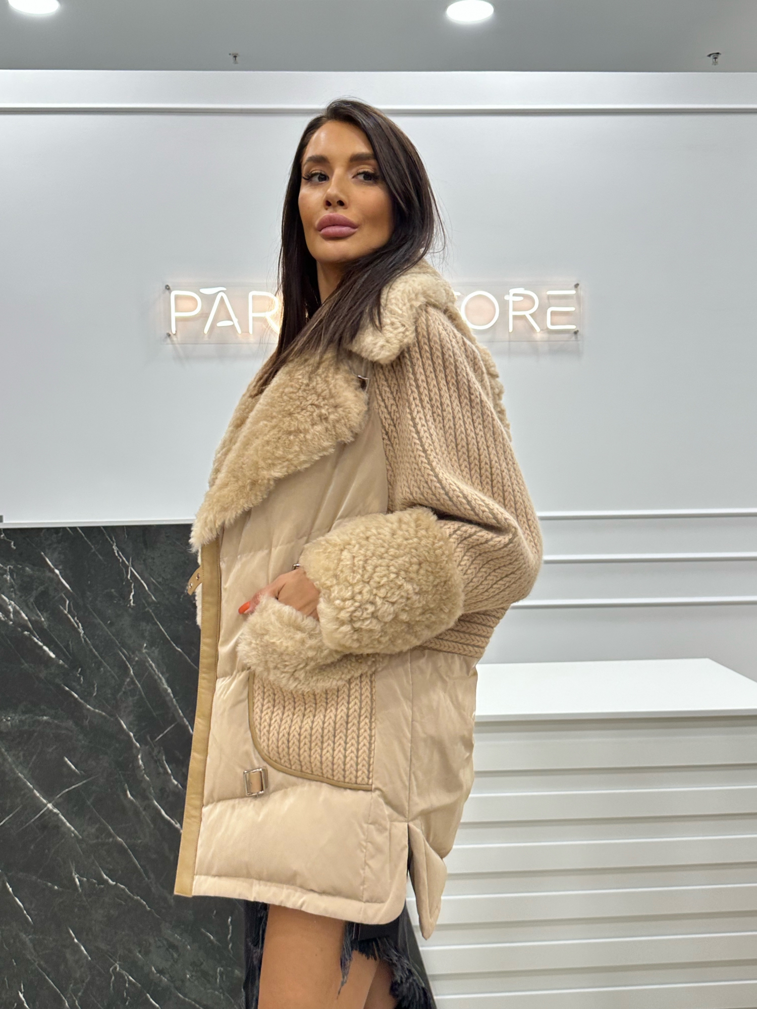 Итальянский пуховик с мехом тиградо хит продаж