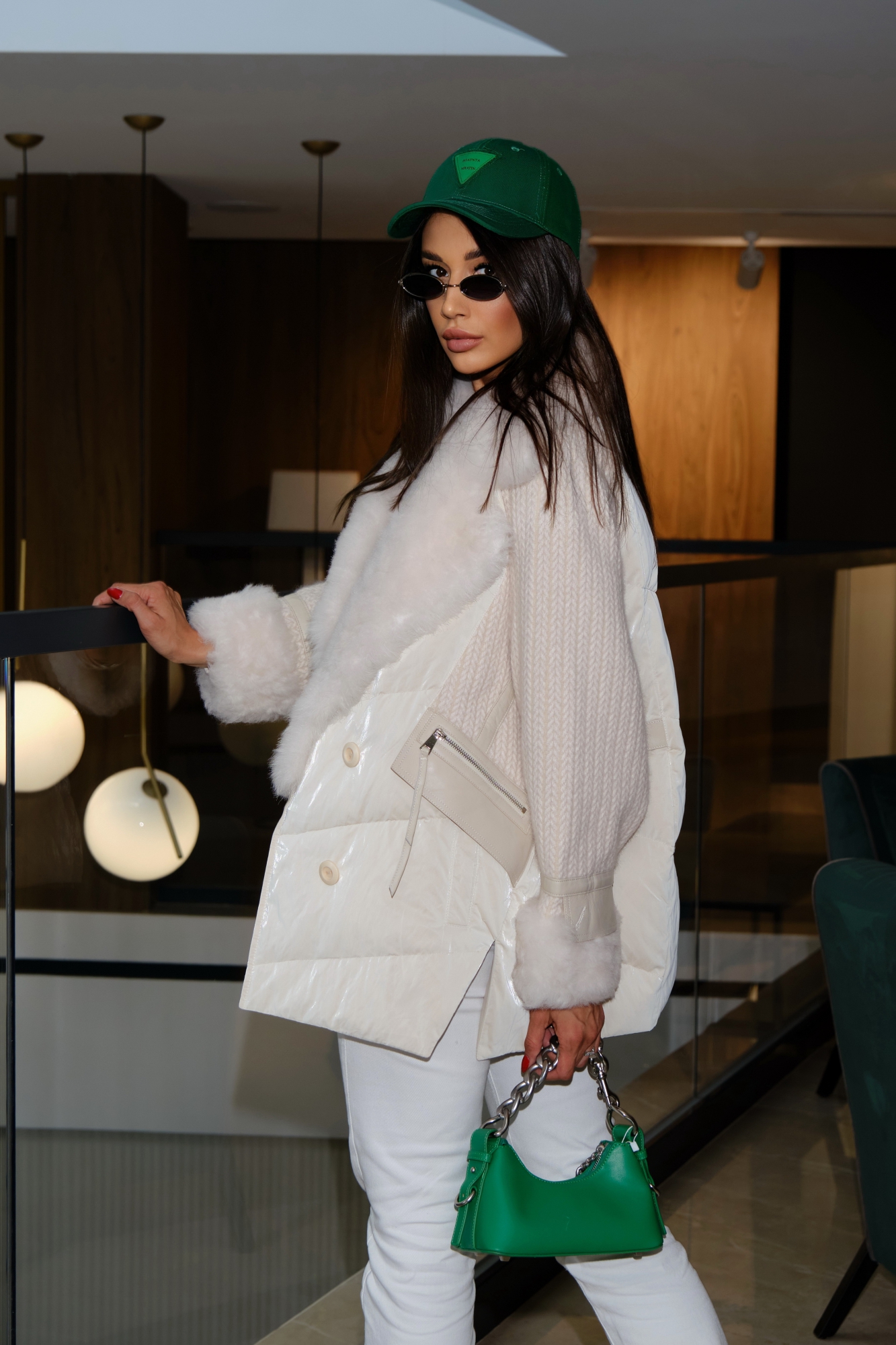 Модный пуховик с овечьей шерстью