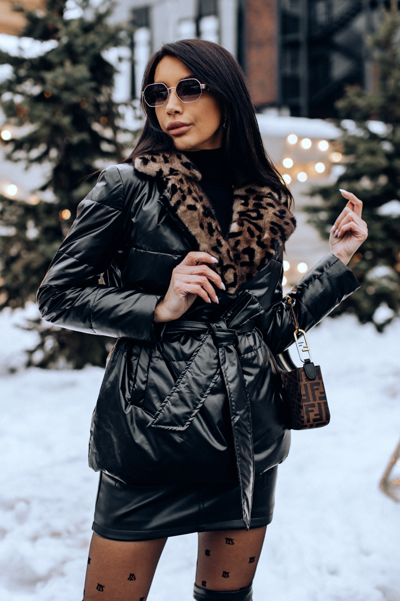 Пуховик с воротником из норки