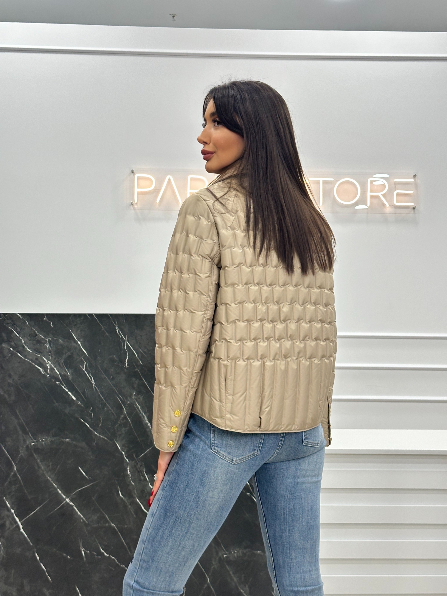 Стильная стеганная курточка