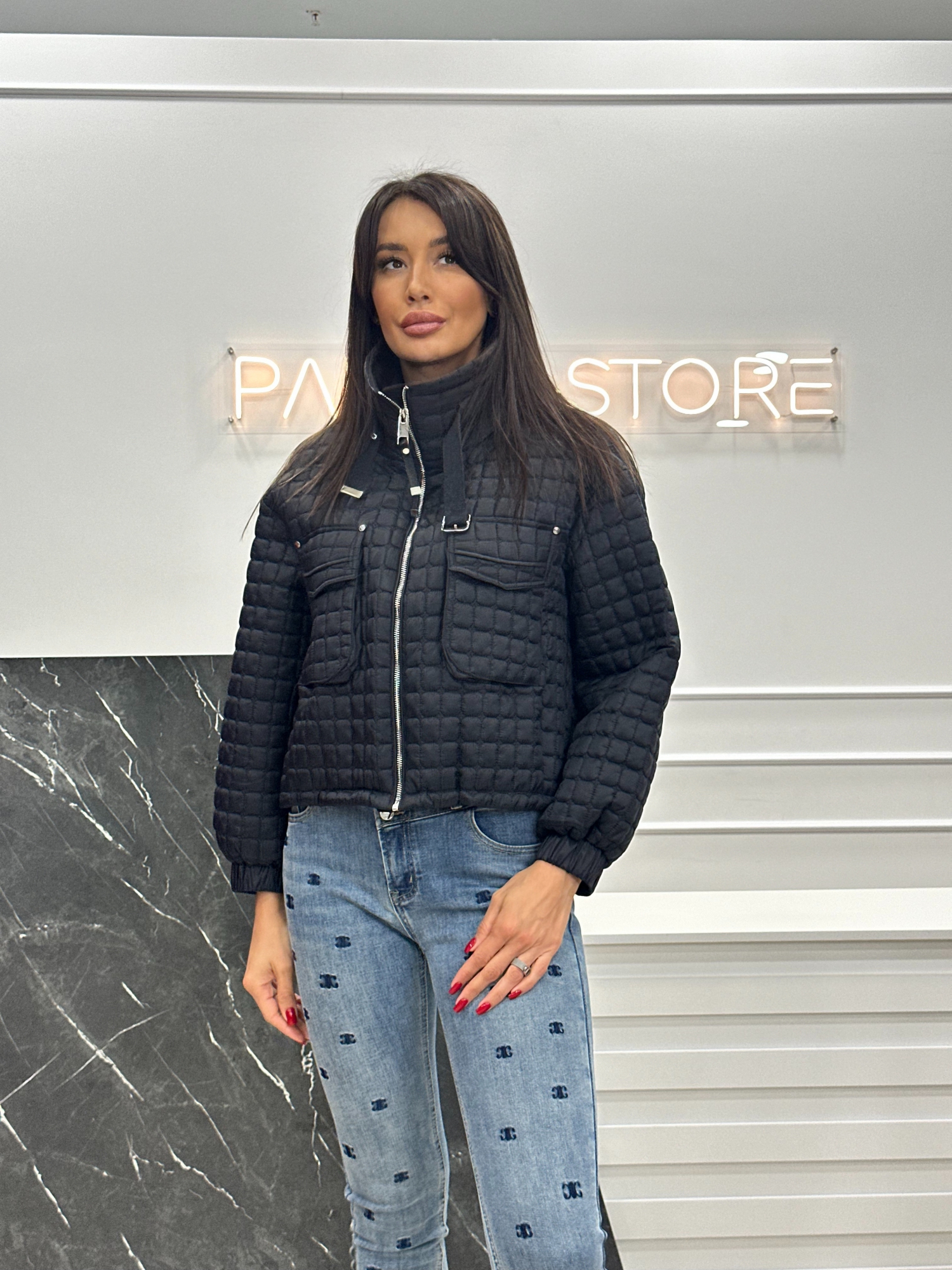 Укороченная стеганная куртка