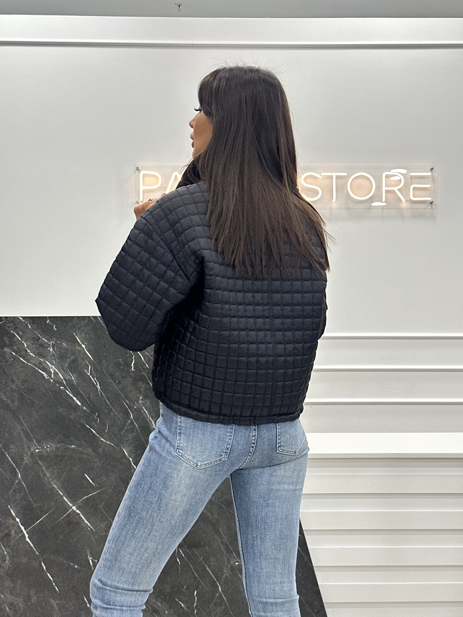 Укороченная стеганная куртка