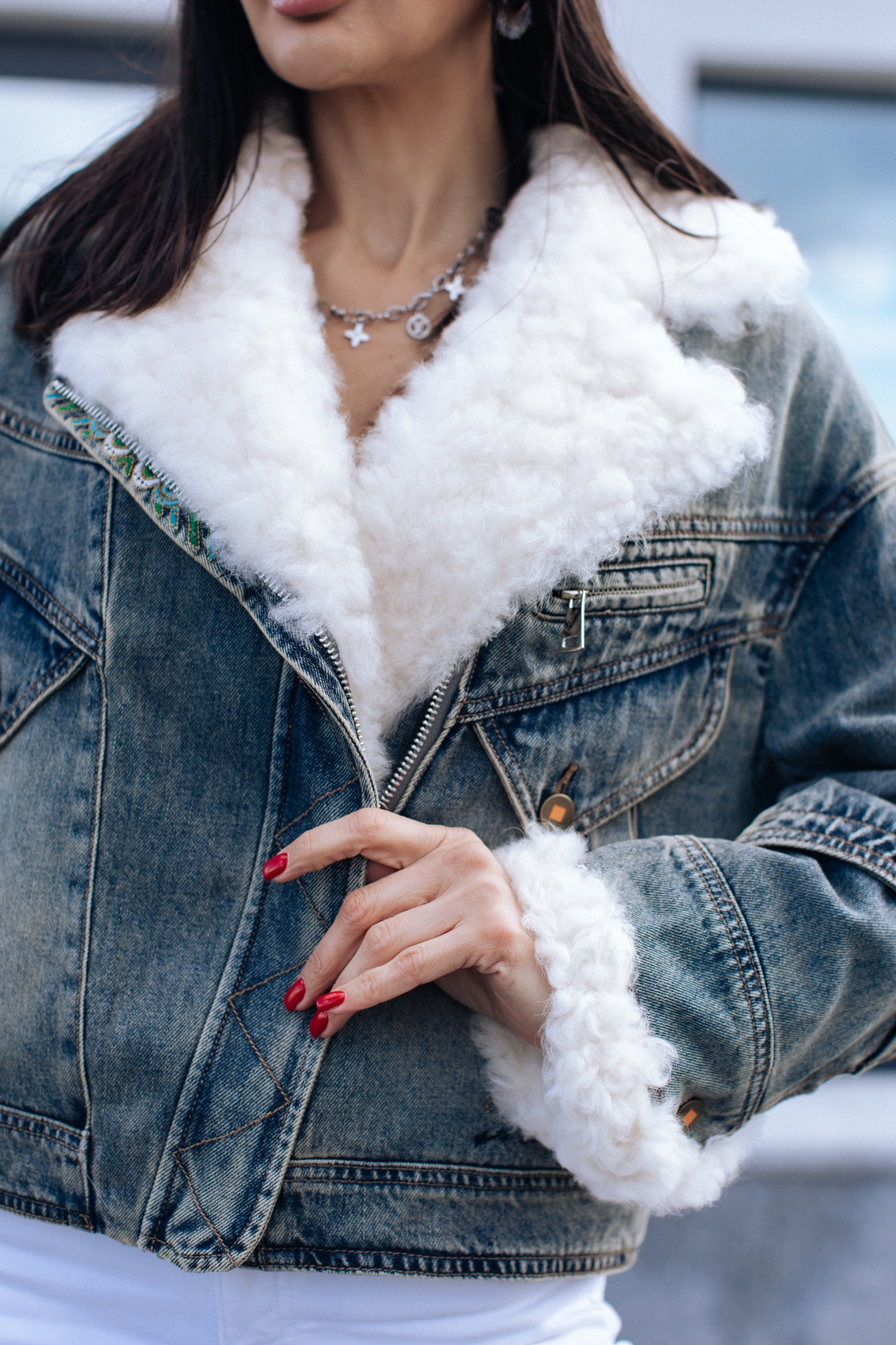 Джинсовая курточка с овчиной