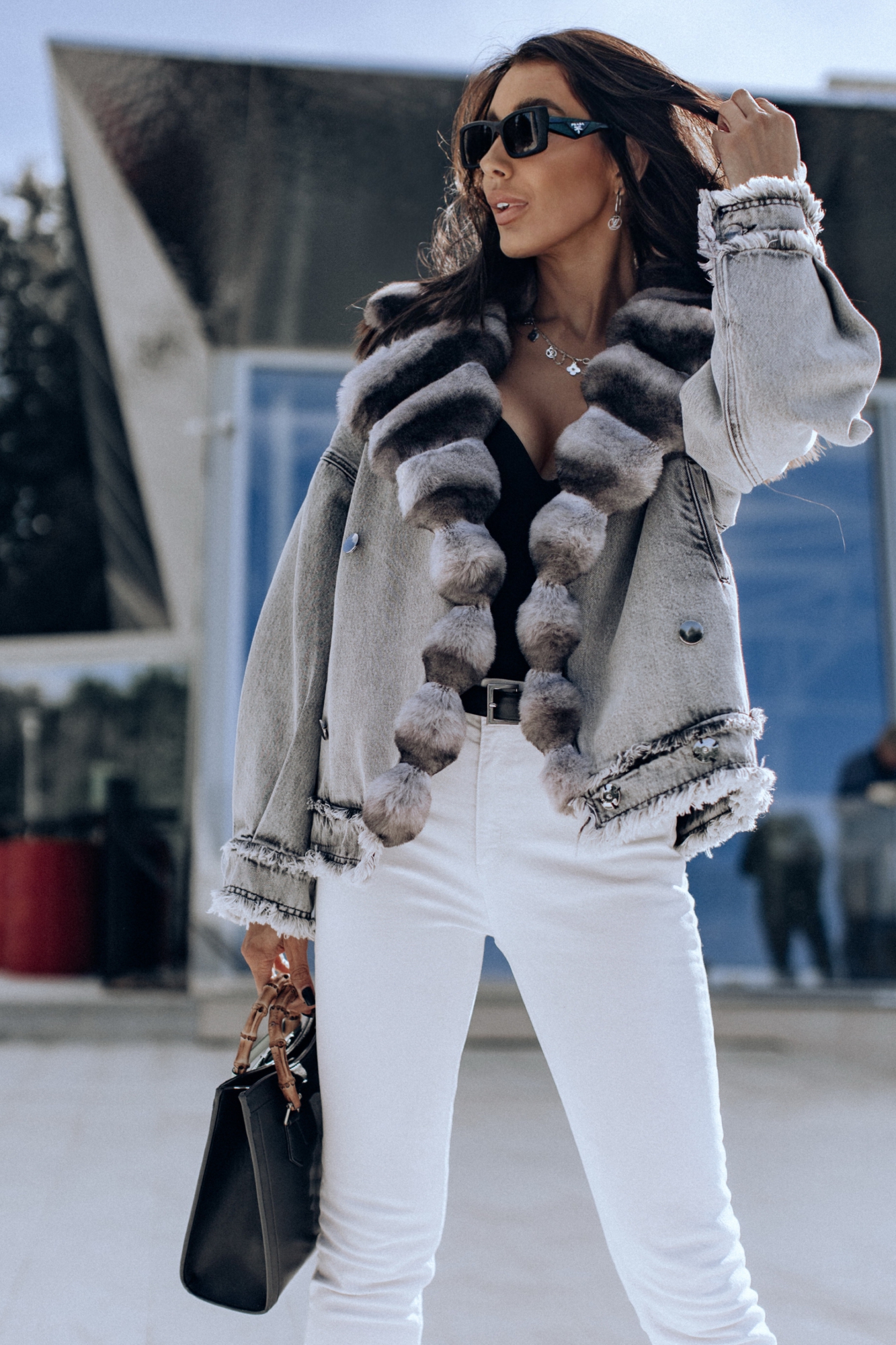 Джинсовая куртка с эко шиншиллой