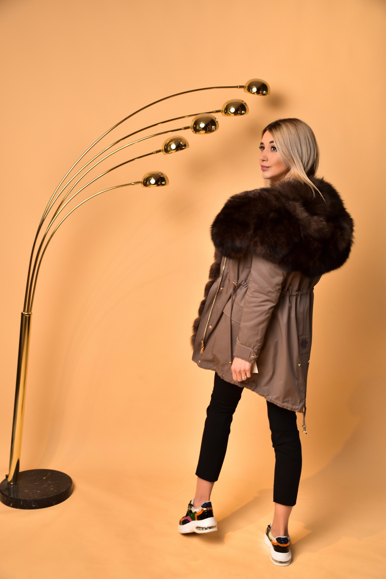 Шикарная парка с мехом песца