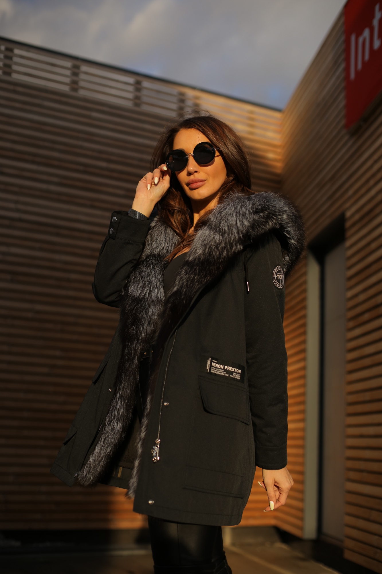 Теплая парка куртка с мехом енота