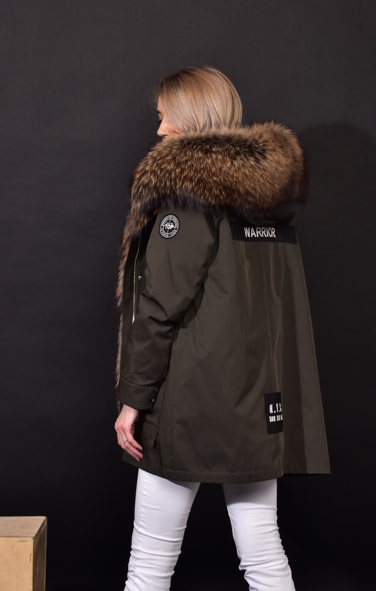 Итальянская парка с нашивками