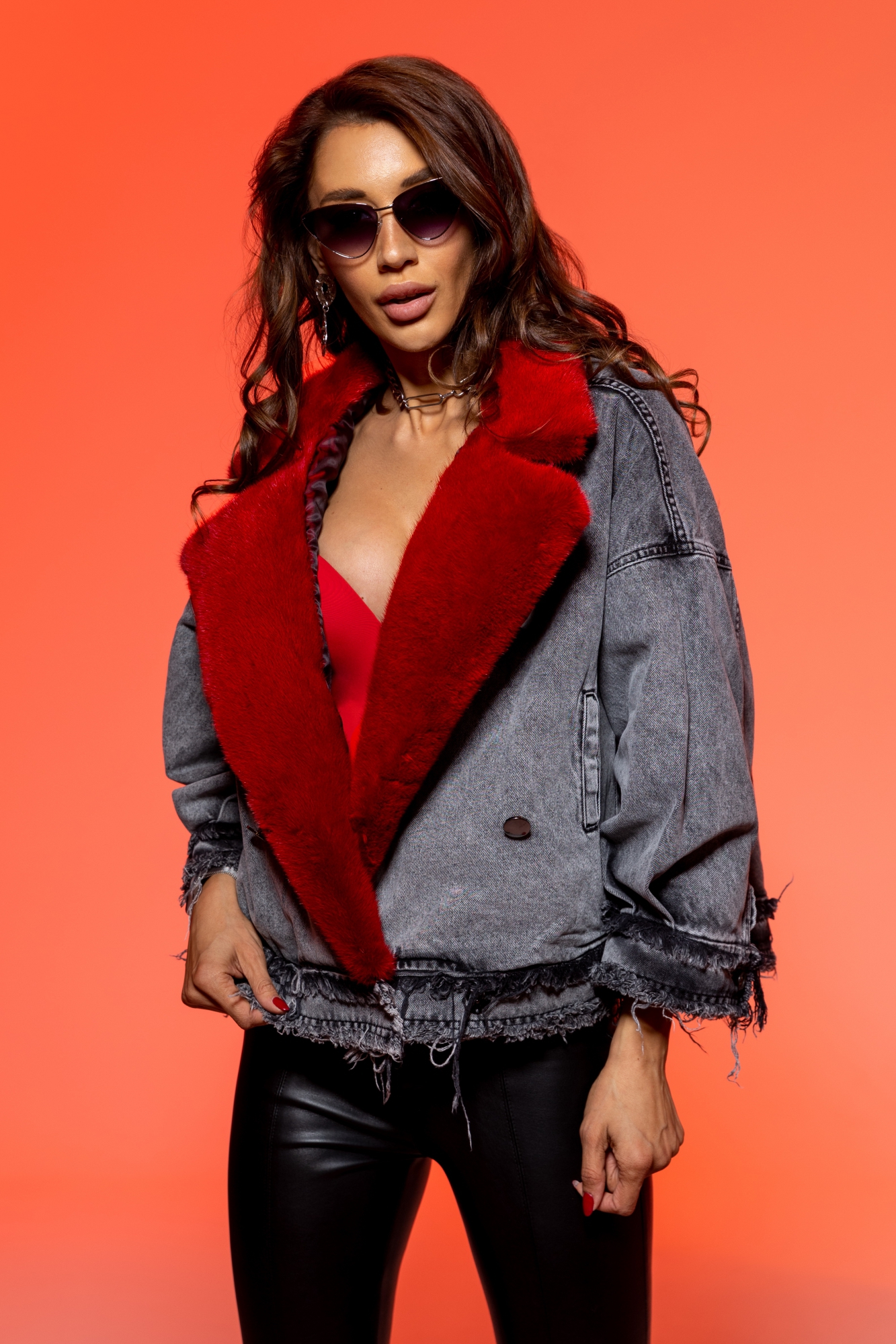 Демисезонная джинсовка с мехом красной норки