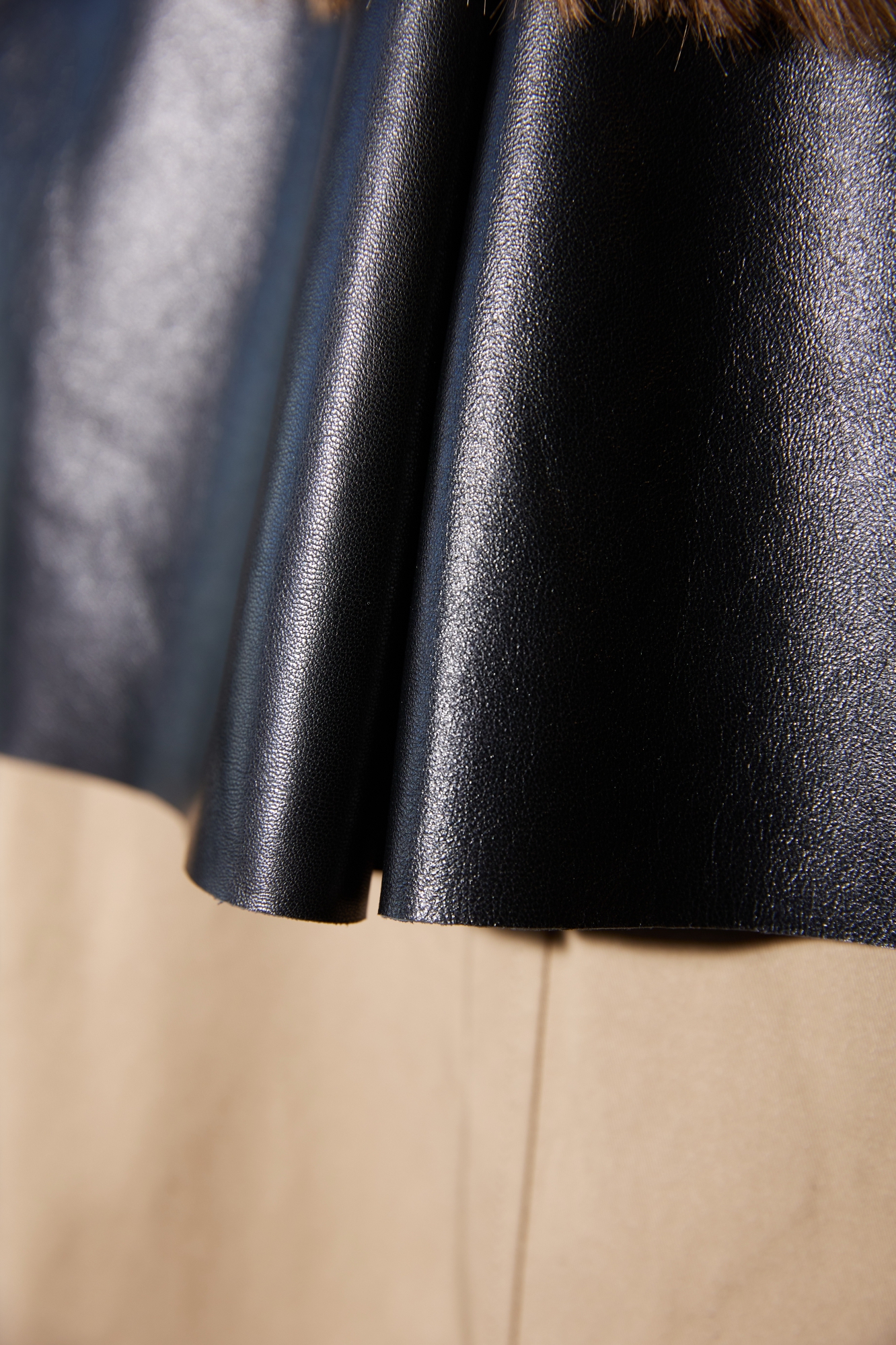 Комбинированный тренч с натуральной кожей