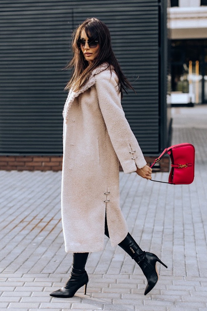 Шуба пальто из натуральной шерсти