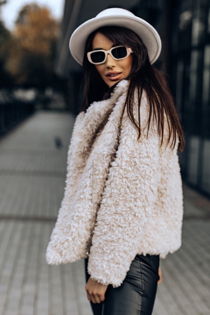 Стильная шубка косуха из овчины