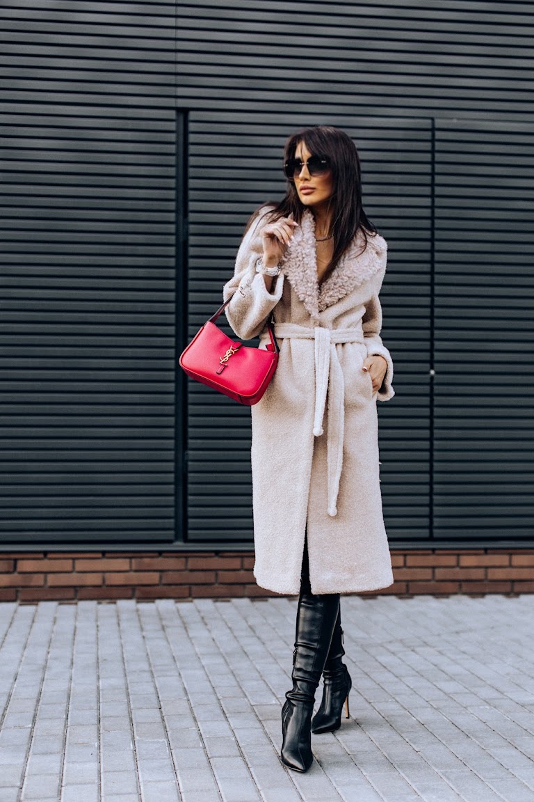 Шуба пальто из натуральной шерсти