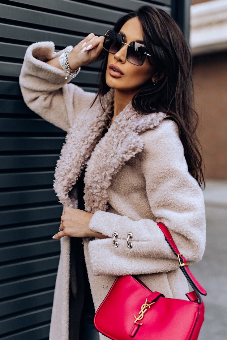 Шуба пальто из натуральной шерсти